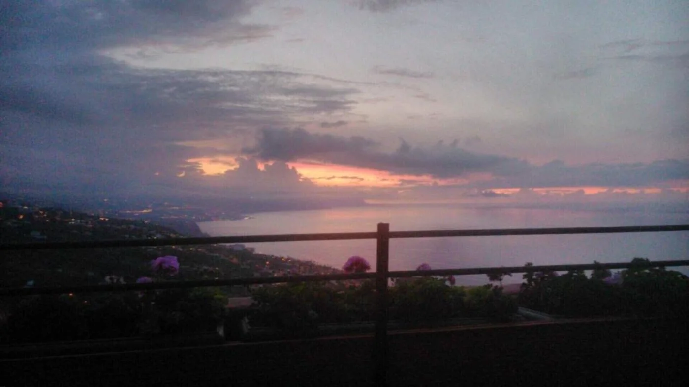 Atardecer sobre el mar