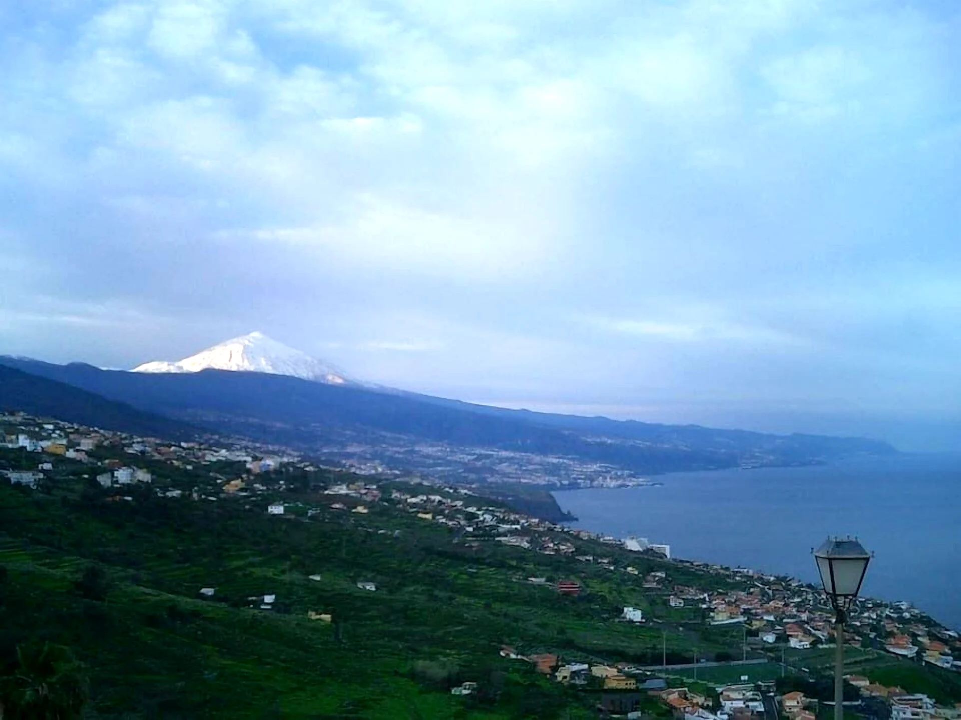 El valle y la costa desde la villa