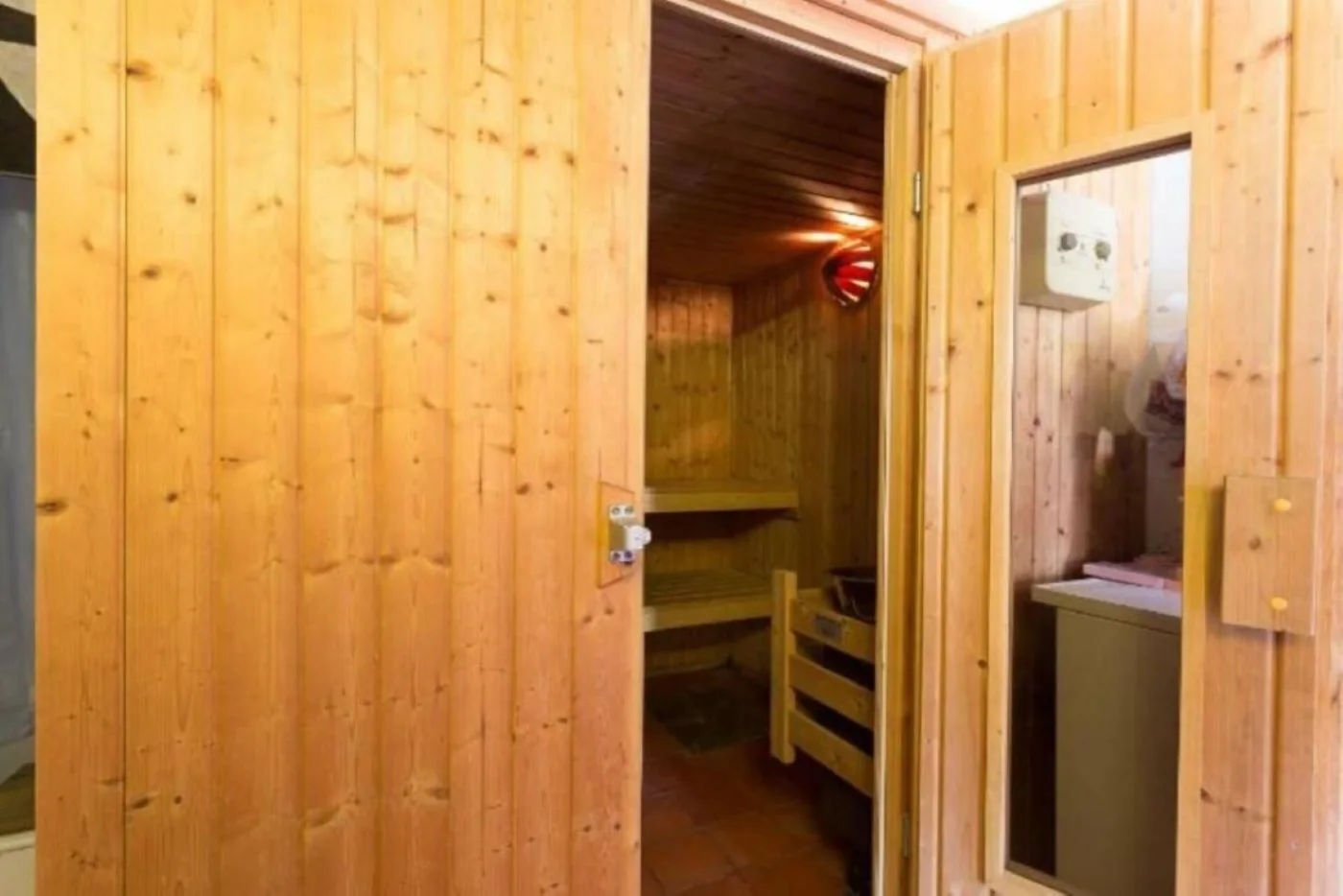 Sauna de madera para ocho personas